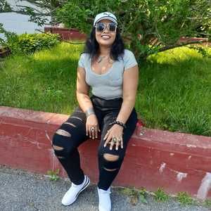 Meet your Posher, Jeanine